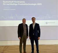 Prof. Dehn und Herr Schmitt bei der Verleihung des Dyckerhoff Förderpreises 2025.