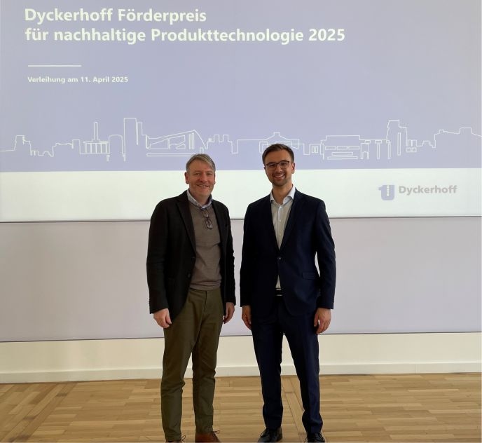 Prof. Dehn und Herr Schmitt bei der Verleihung des Dyckerhoff Förderpreises 2025.